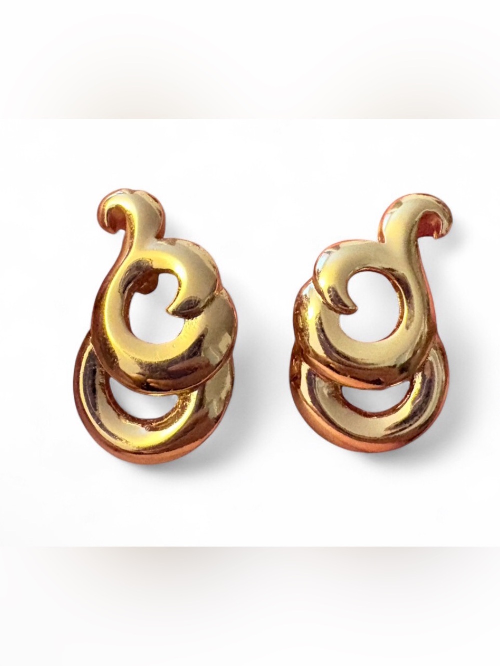 Vintage Signed Monet Gold Tone Abstract Swirl Clip On Earrings
